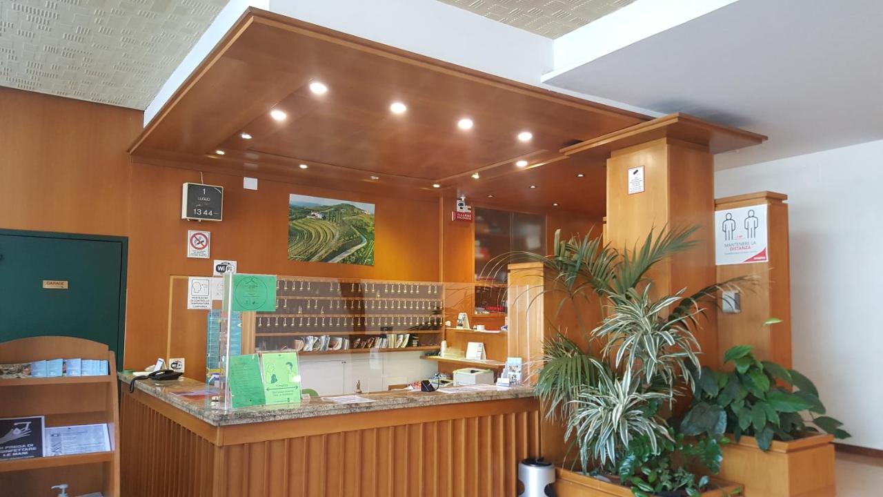 Hotel Cristallo Udine Kültér fotó