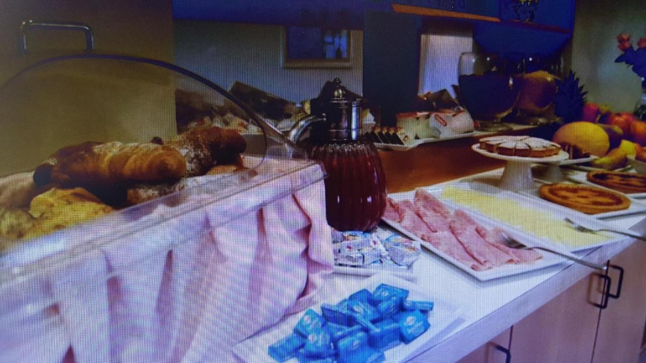 Hotel Cristallo Udine Kültér fotó