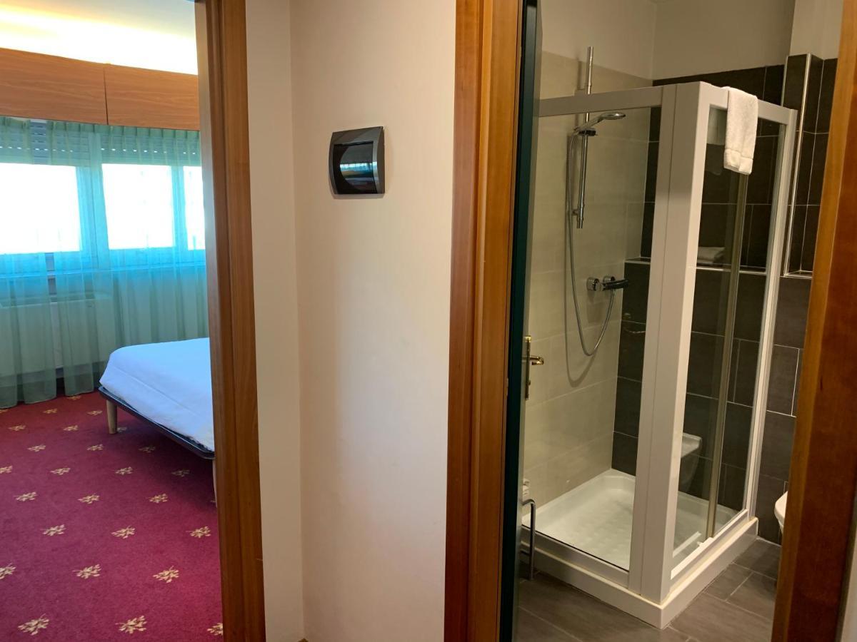 Hotel Cristallo Udine Kültér fotó