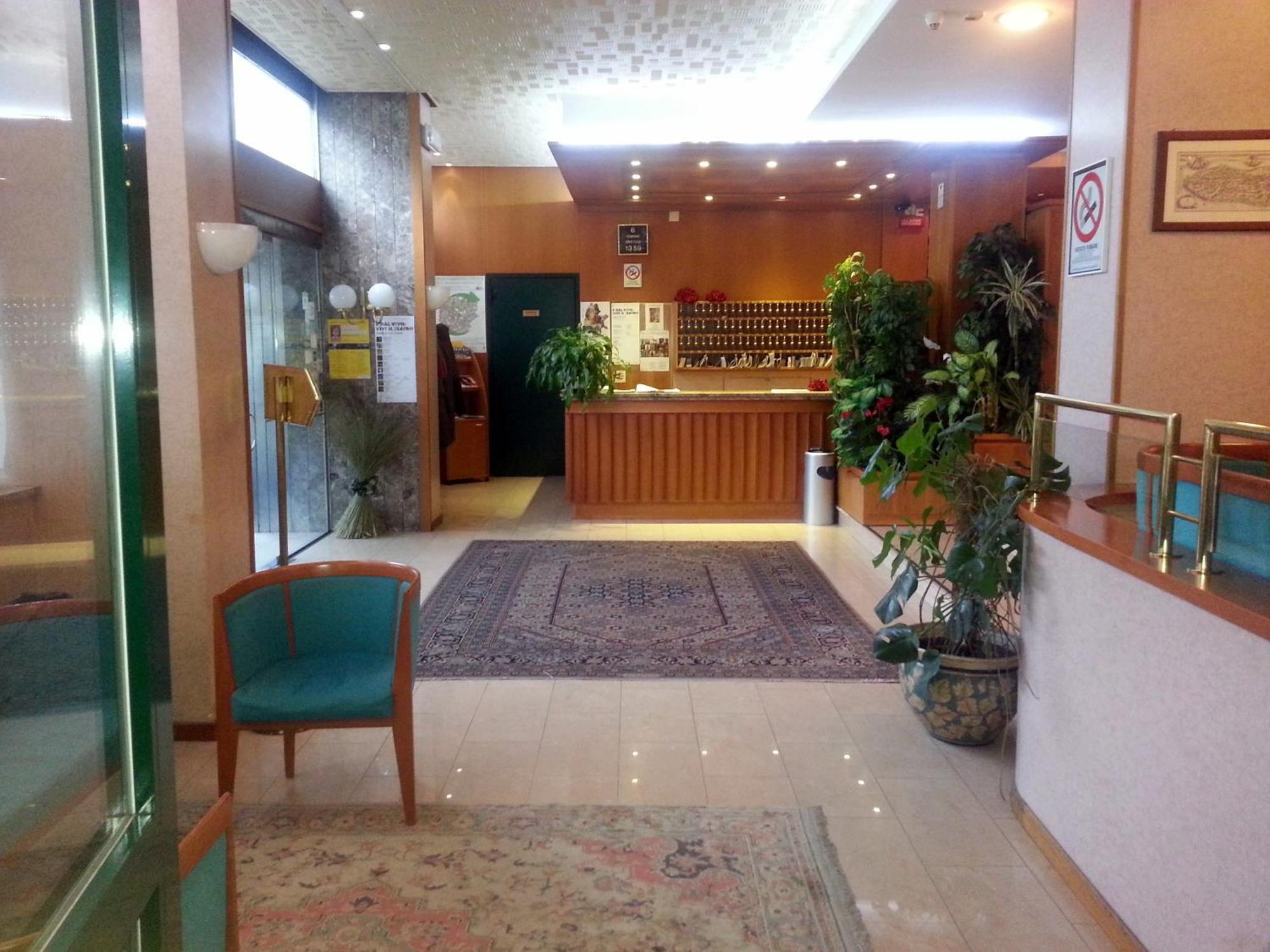 Hotel Cristallo Udine Kültér fotó