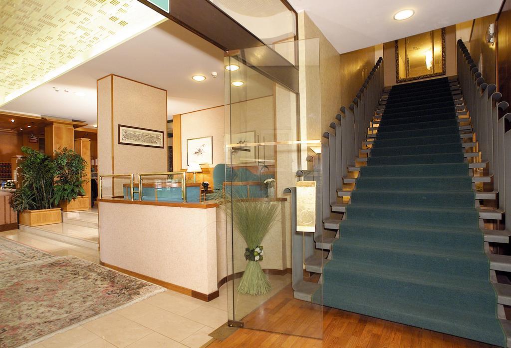 Hotel Cristallo Udine Kültér fotó