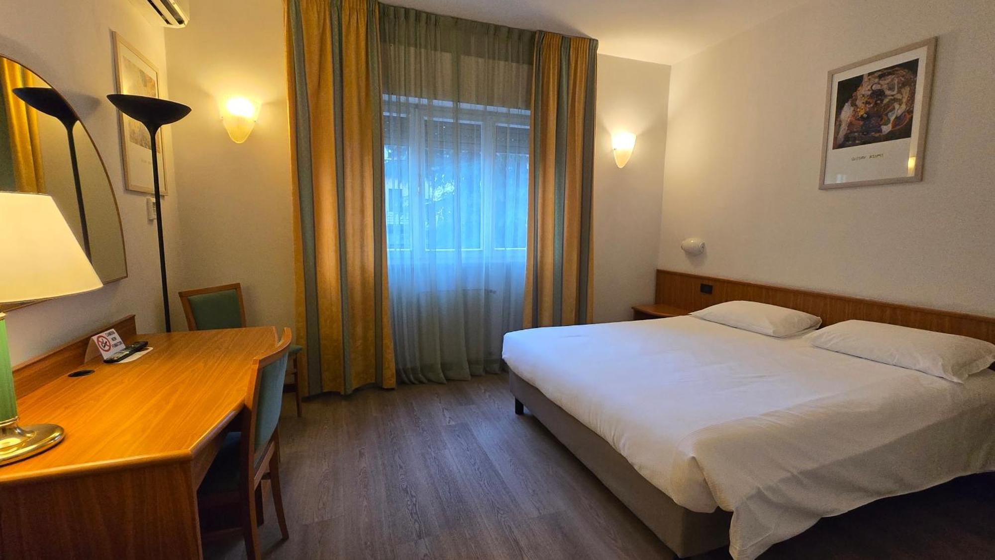 Hotel Cristallo Udine Kültér fotó