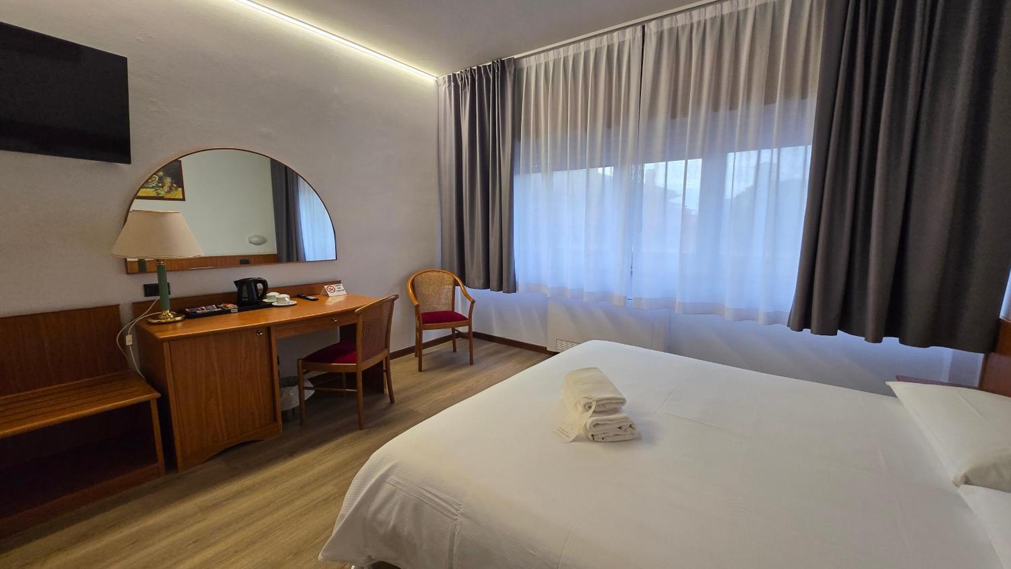 Hotel Cristallo Udine Kültér fotó